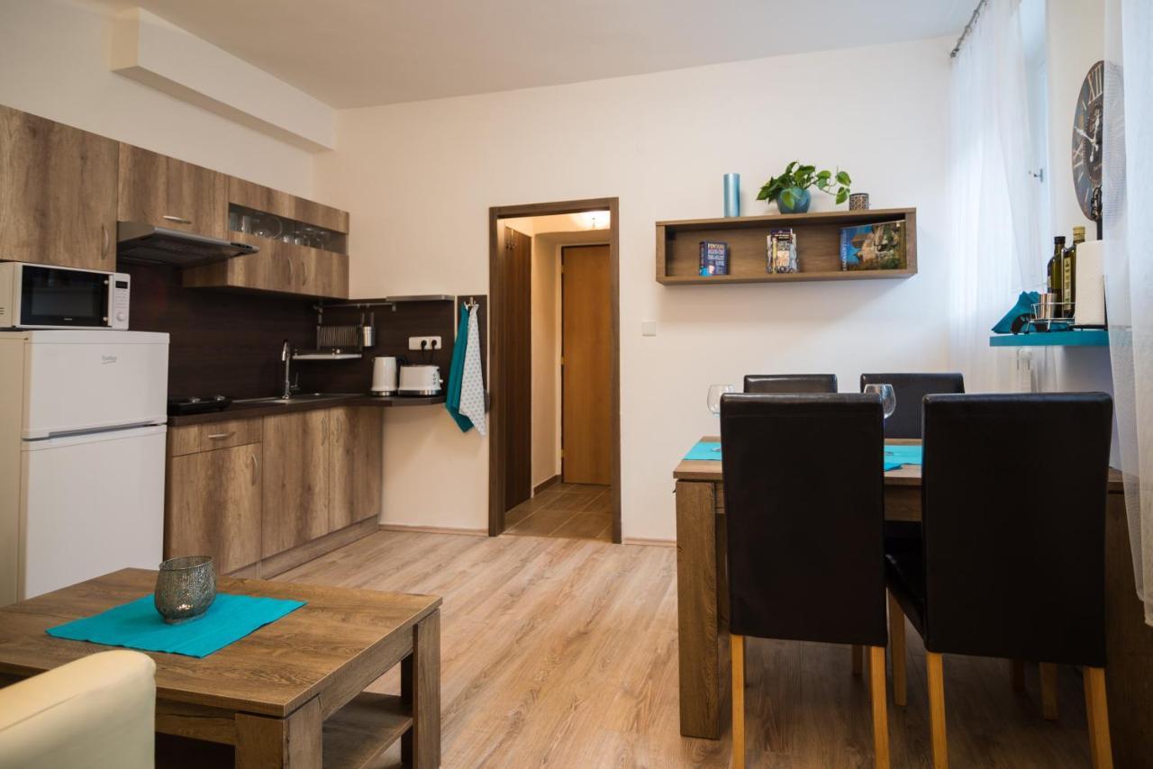 Nice Home To Stay At Prague Close To Castle With Terrace And Garden Praga Exterior foto