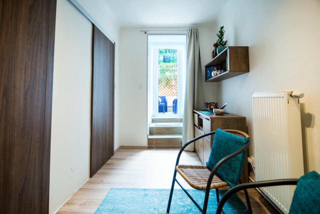 Nice Home To Stay At Prague Close To Castle With Terrace And Garden Praga Exterior foto