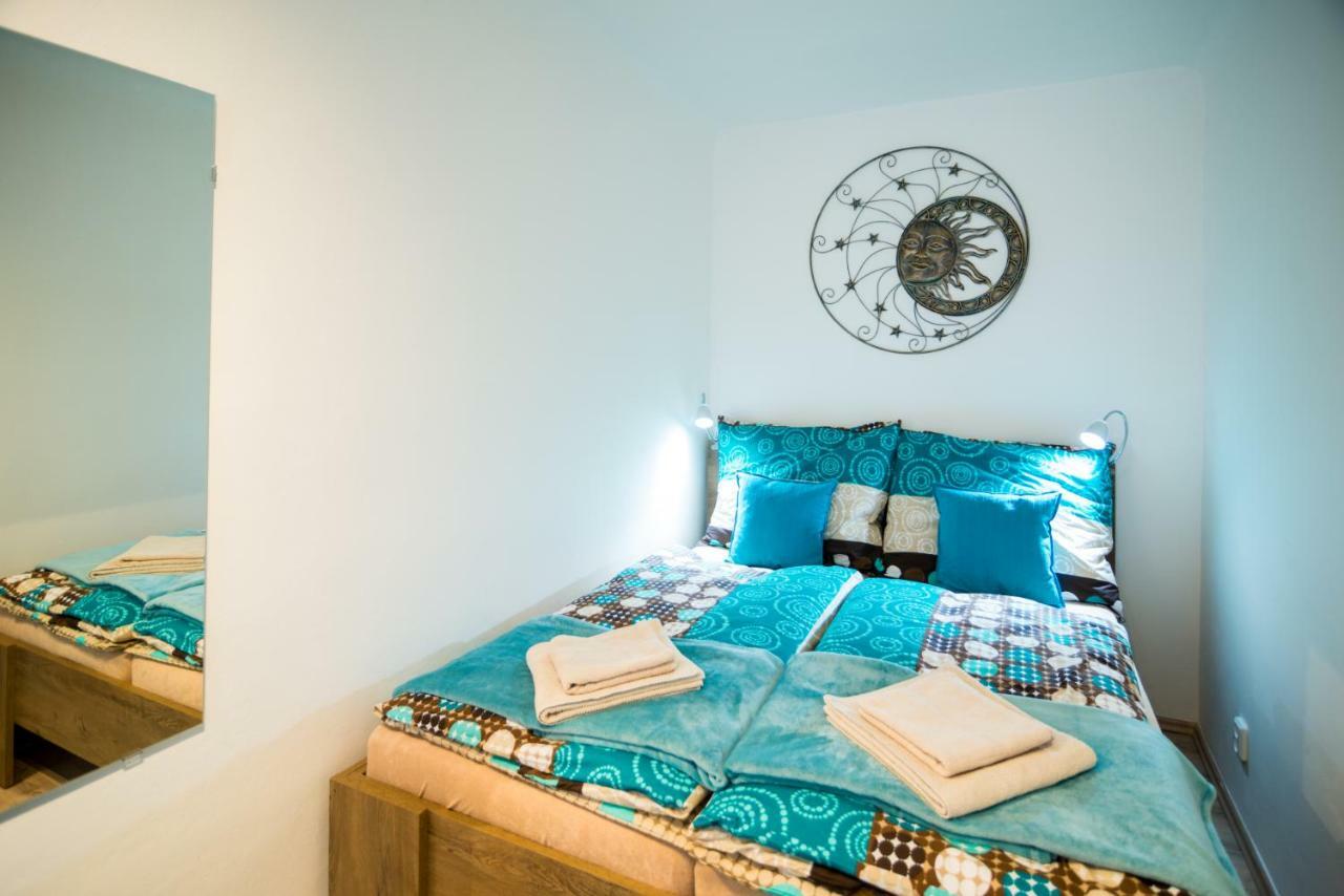 Nice Home To Stay At Prague Close To Castle With Terrace And Garden Praga Exterior foto