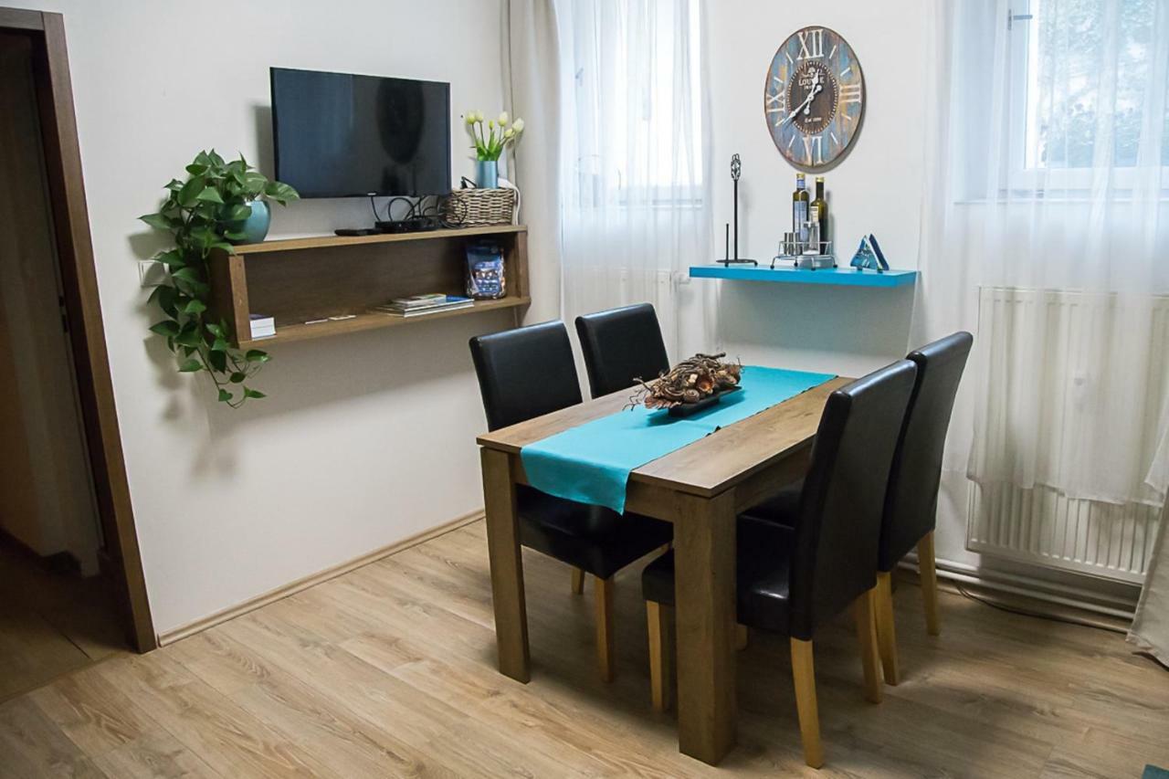 Nice Home To Stay At Prague Close To Castle With Terrace And Garden Praga Exterior foto