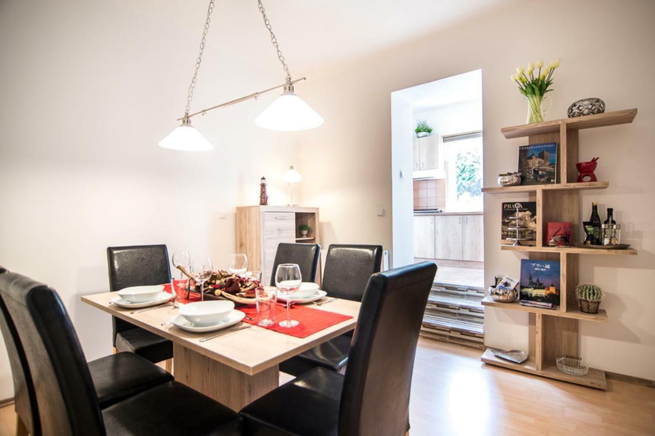 Nice Home To Stay At Prague Close To Castle With Terrace And Garden Praga Quarto foto